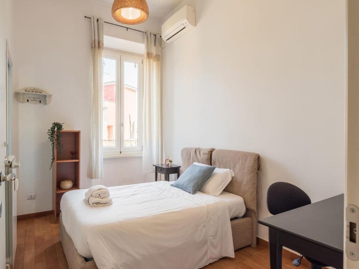 The Best Rent - Colourful Two-Bedroom Apartment Near Termini Station Roma Exterior foto