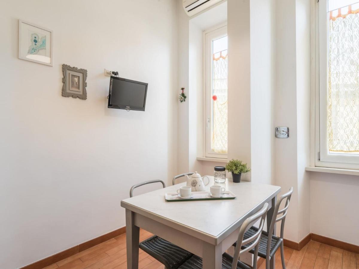 The Best Rent - Colourful Two-Bedroom Apartment Near Termini Station Roma Exterior foto
