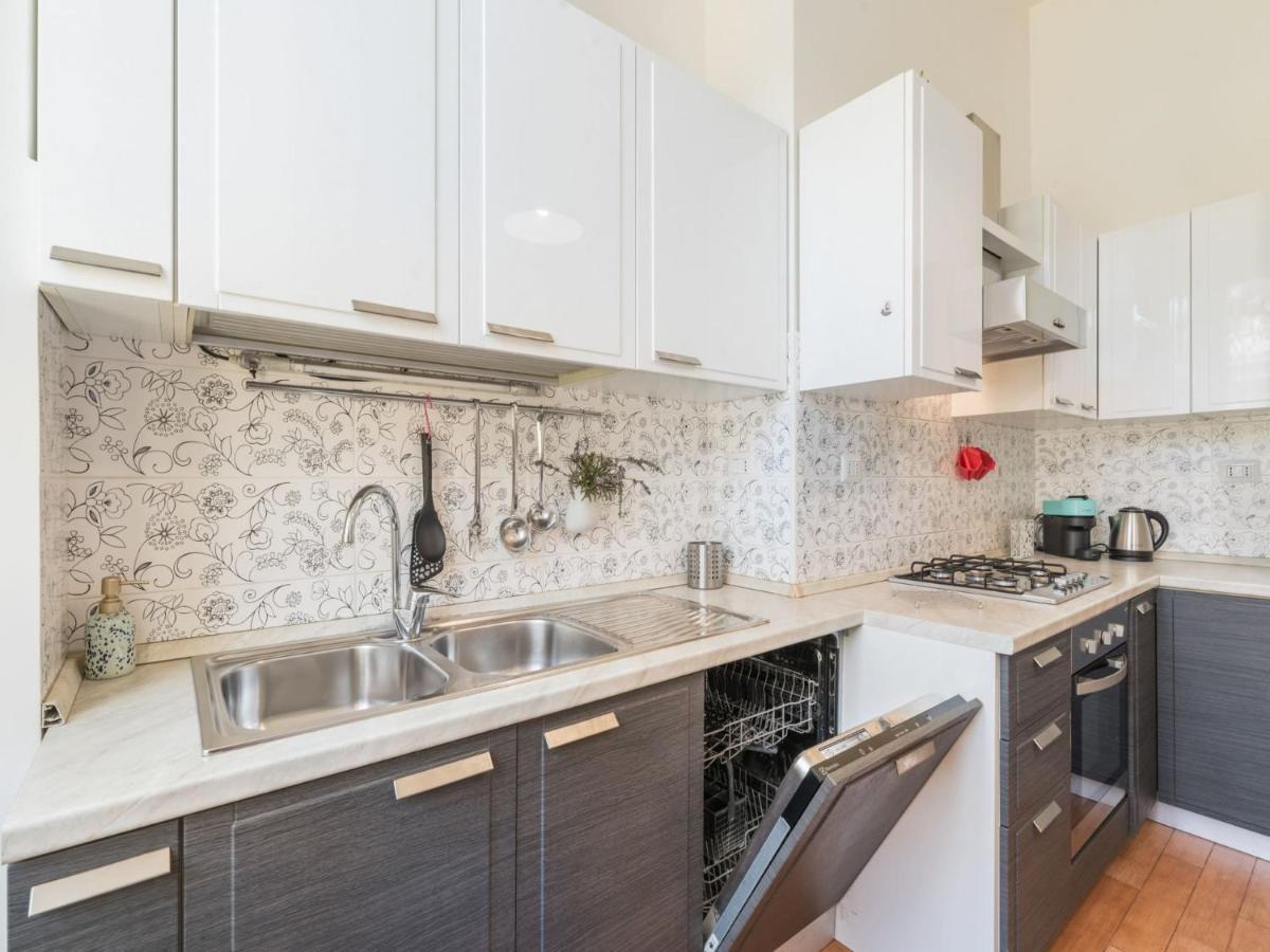The Best Rent - Colourful Two-Bedroom Apartment Near Termini Station Roma Exterior foto